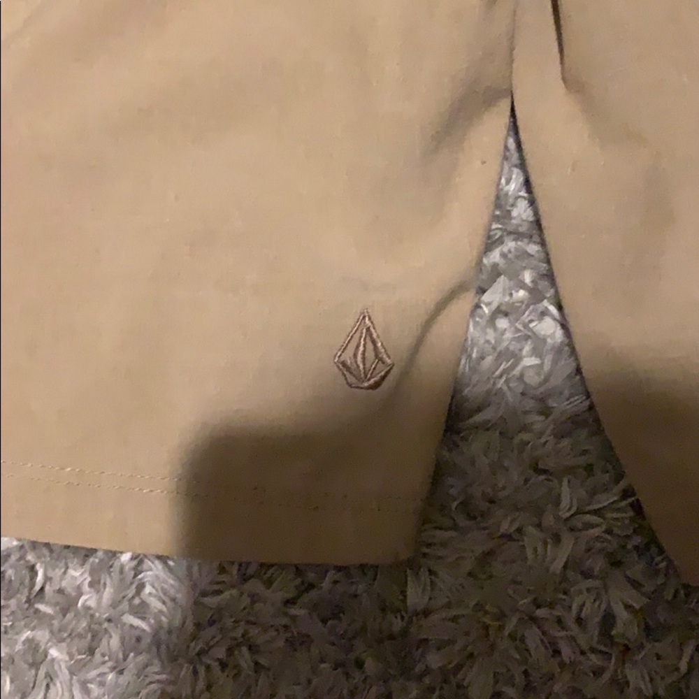 Volcom shorts - Picture 5 of 5